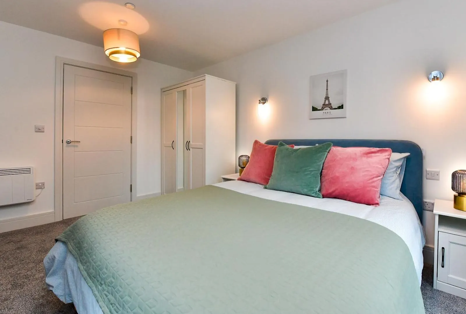 Pass The Keys Beautiful 3 Bed Town House Villa Cardiff