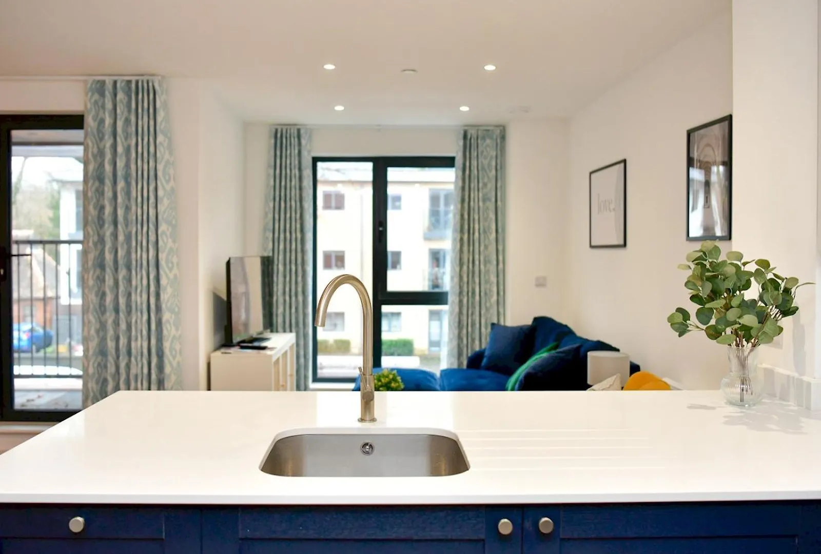 Pass The Keys Beautiful 3 Bed Town House Villa Cardiff 0*,